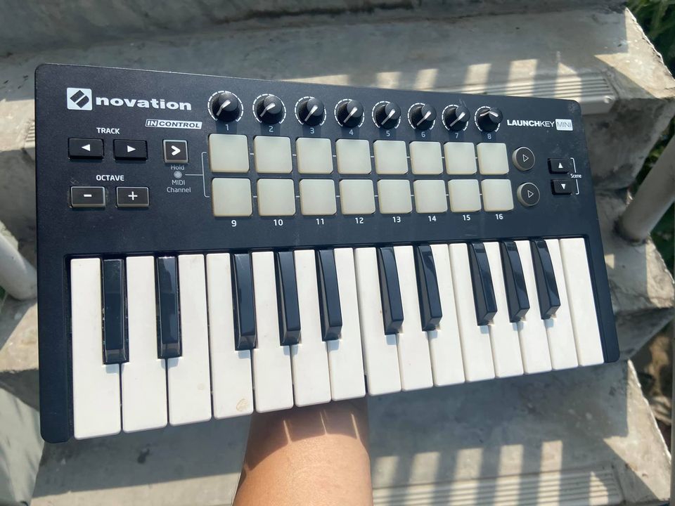 Novation mininova + Launchkey mini mk2