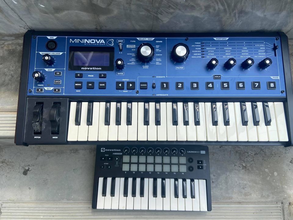 Novation mininova + Launchkey mini mk2