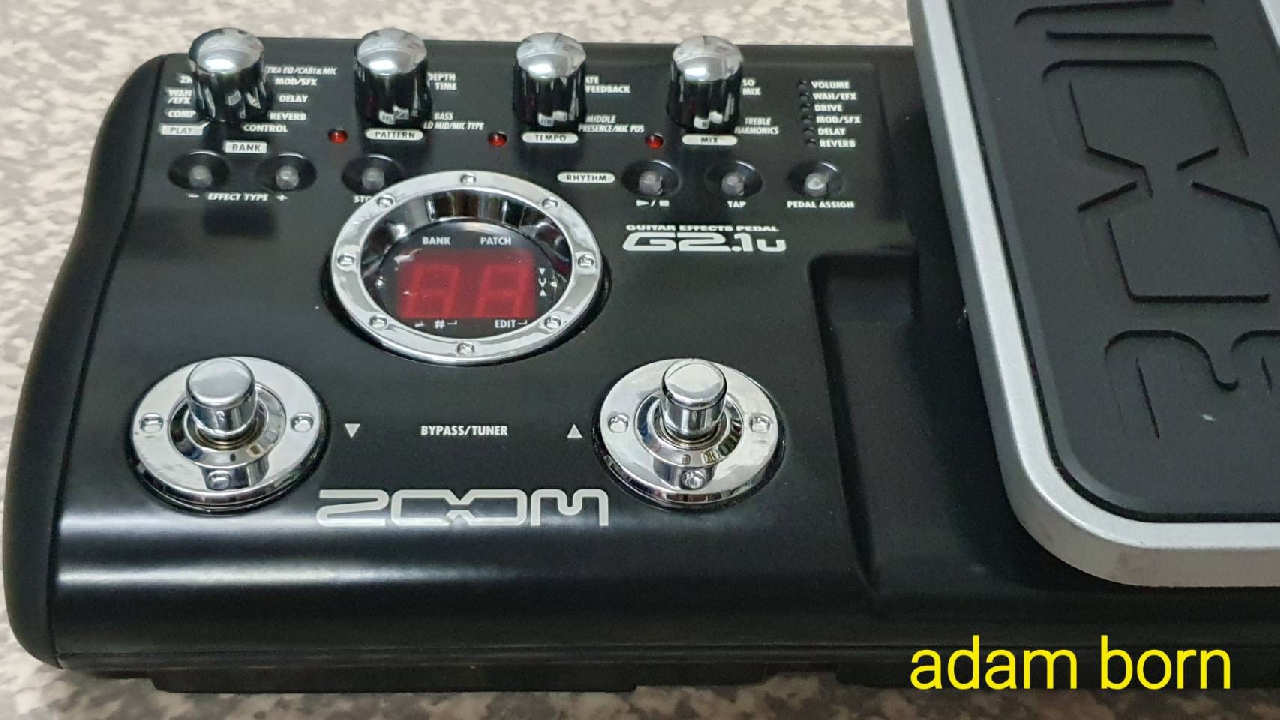**ขายครับ! Zoom G2.1u พร้อมadapter zoom  สภาพดี เกืบใหม่ ใช้งานได้ปรกติครับ **