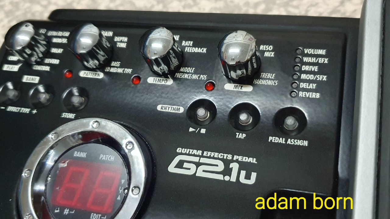 **ขายครับ! Zoom G2.1u พร้อมadapter zoom  สภาพดี เกืบใหม่ ใช้งานได้ปรกติครับ **