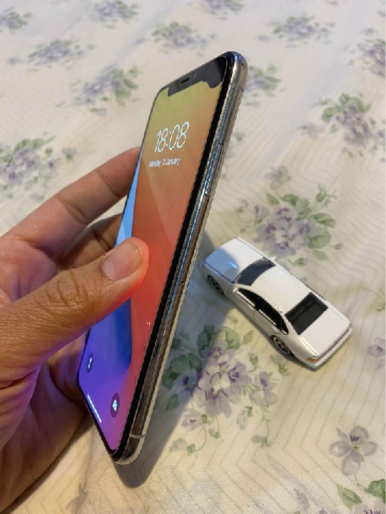 IPhone X (256G) เครืองแท้ศูนย์ไทย สแกนหน้าได้ จอดำมุมขวา ไม่มีผลต่อการใช้งาน