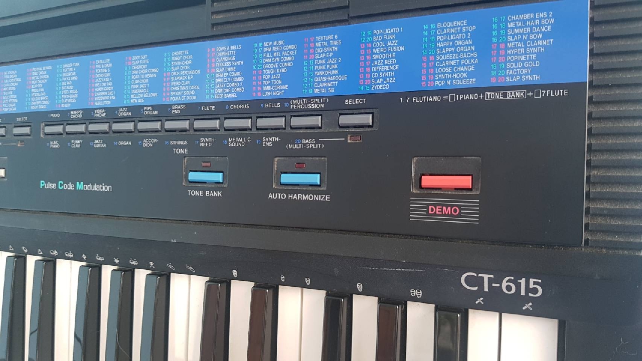 ขาย คีย์บอร์ด คาสิโอ Casio 61 คีย์  มือสอง สภาพดีใช้งานปกติ 3,200฿