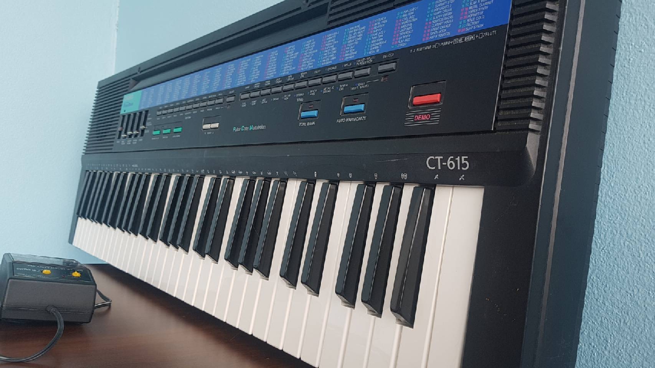 ขาย คีย์บอร์ด คาสิโอ Casio 61 คีย์  มือสอง สภาพดีใช้งานปกติ 3,200฿