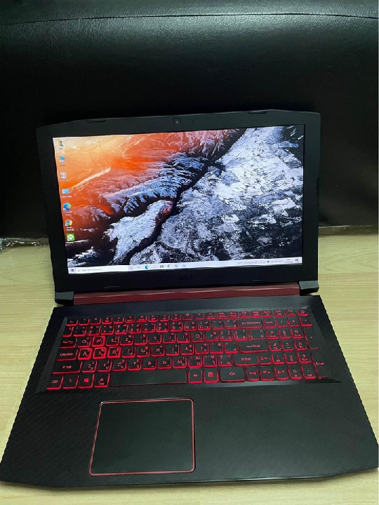 Acer Nitro 5 Ryzen 5 RX 560X สภาพใหม่มาก ประกันศูนย์