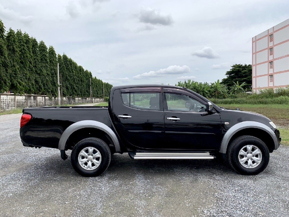 Mitsubishi Triton Double Cab 2.5 GLS Plus VG Turbo เกียร์​ออโต้ ปี2013 สีดำ