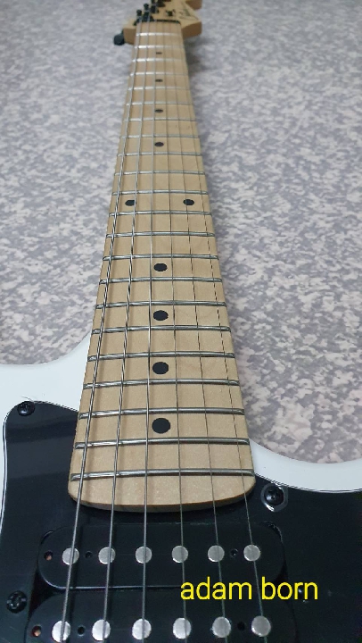 **ขายครับ! Century Dark Series Strat HH     สภาพใหม่ มีกระเป๋า คันโยก สายแจ๊ค ปิ๊กกีตาร์ แถมให้ครับ