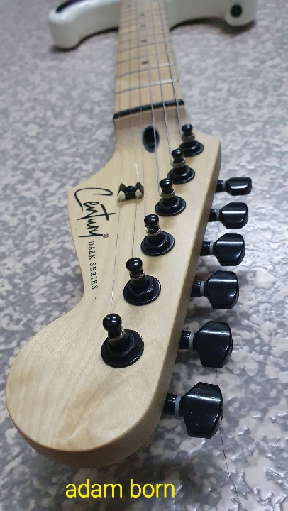 **ขายครับ! Century Dark Series Strat HH     สภาพใหม่ มีกระเป๋า คันโยก สายแจ๊ค ปิ๊กกีตาร์ แถมให้ครับ