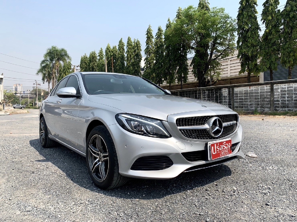 Mercedes Benz C300 W205 2.1 Blue TEC HYBRID AMG Dynamic เกียร์ออโต้ ปี 2015