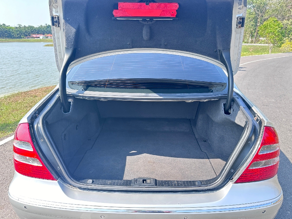 BENZ E-CLASS E200 KOMPRESSOR AVANTGARDE AT  2003