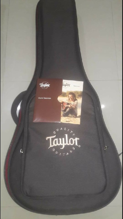กีต้าร์โปร่ง taylor gs mini koa