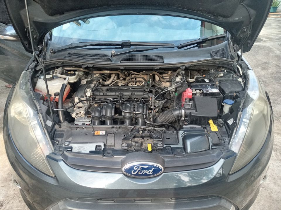 ford fiesta auto 1.2 cc ปี 2010