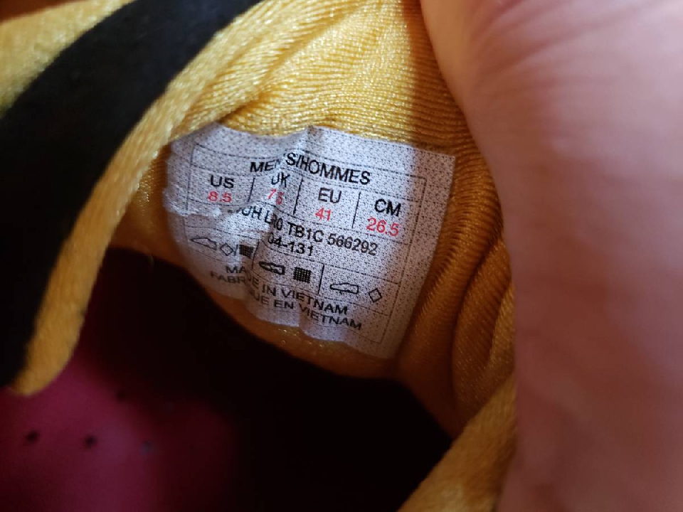 รองเท้ากีฬา North Face 26.5