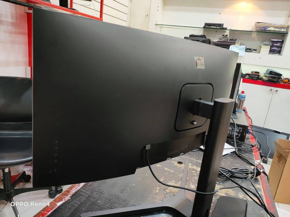 Xiaomi Curved 144HZ 2K