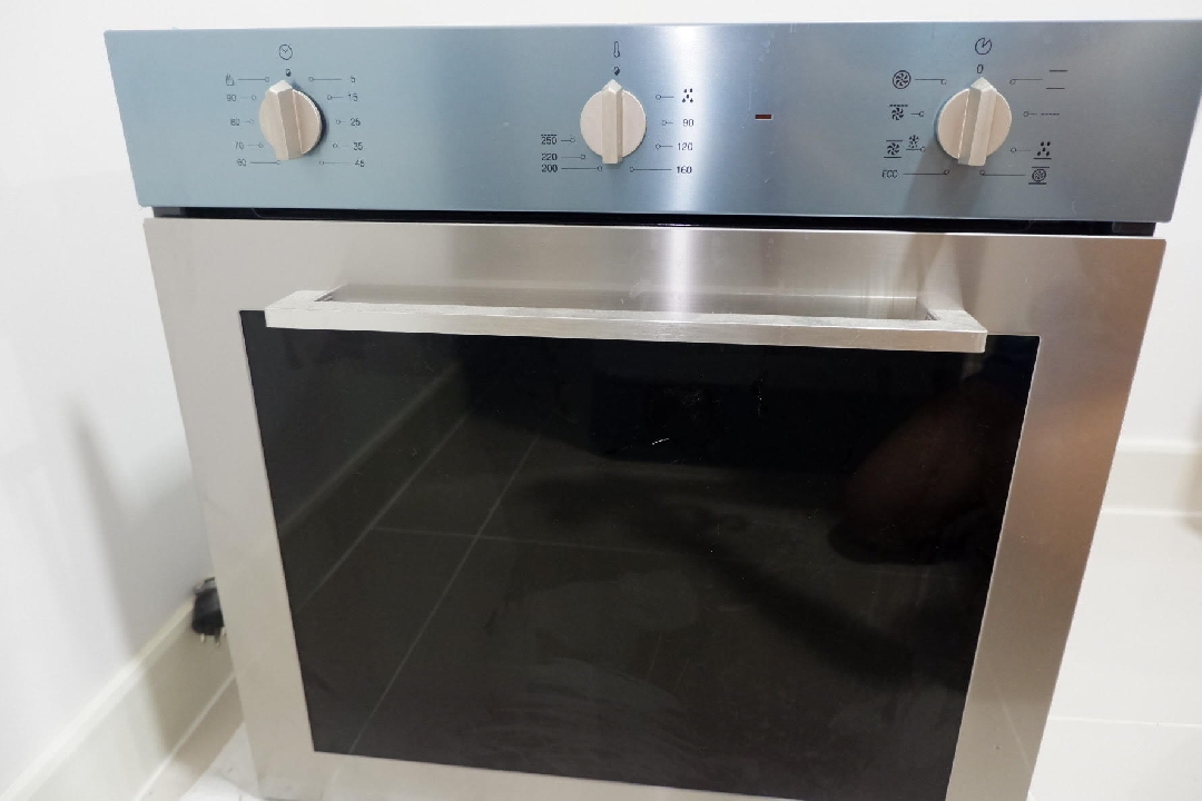 เตาอบฝัง SMEG SF64M3TVX