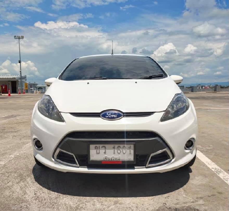 Ford Fiesta 1.5 รุ่นท็อป ปี 2556