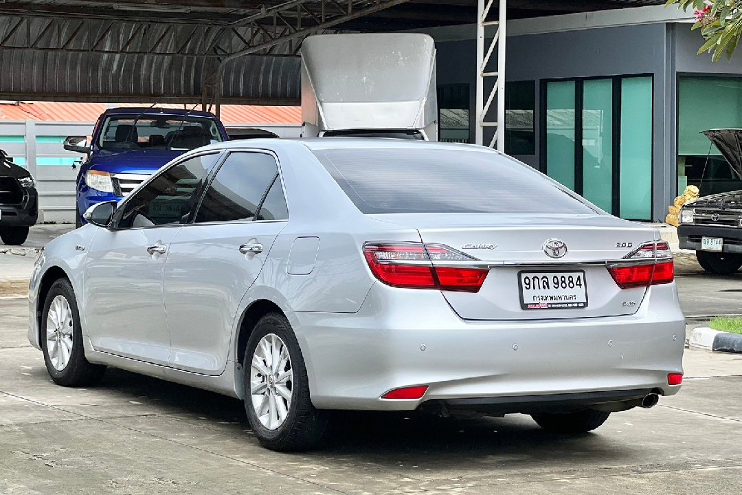 2016 TOYOTA CAMRY 2.0G CD D4S AT  เลขไมล์ 156,105 ม่านบังแดดหลังไฟฟ้า   ม่านบังแดดผู้โดยสารตอนหล