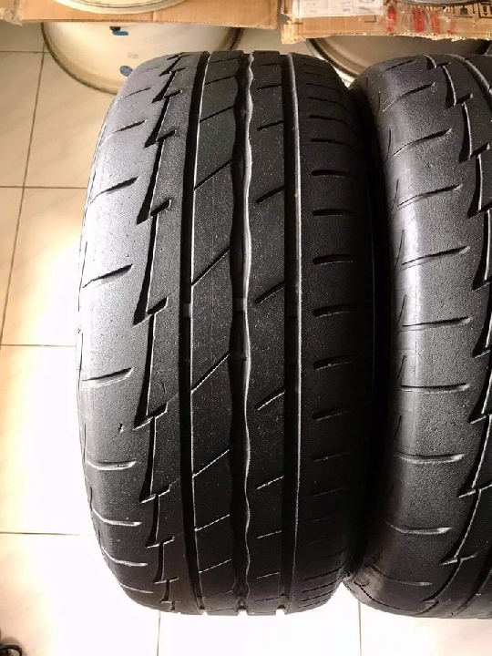 ยาง Bridgestone re003 195/55/15 ปี18