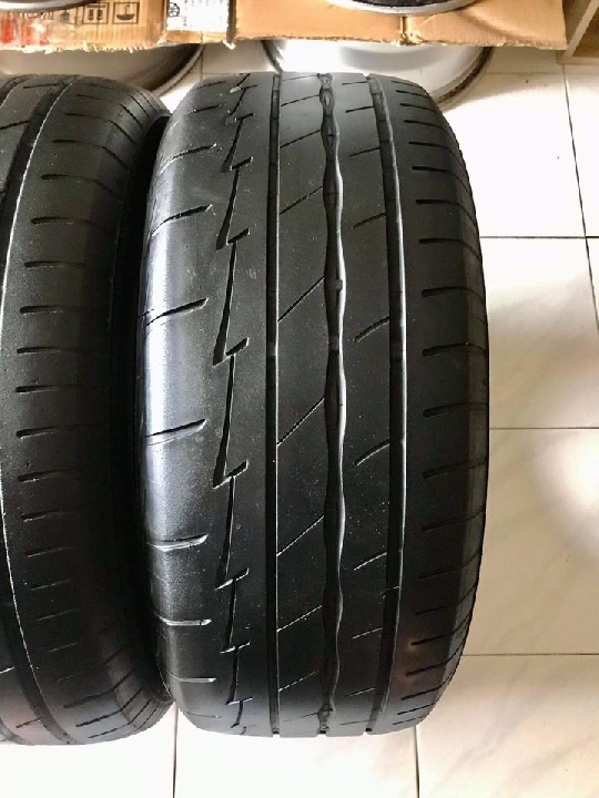 ยาง Bridgestone re003 195/55/15 ปี18