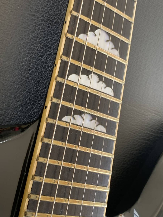 กีต้า Fernandes MG-280 รุ่นซ่อนคอ