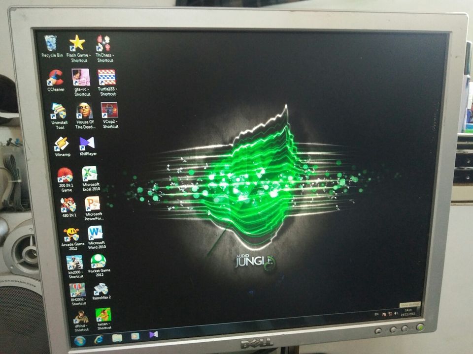 คอมตั้งโต๊ะพร้อมใช้เกมส์เยอะ (ไม่รวมจอ)