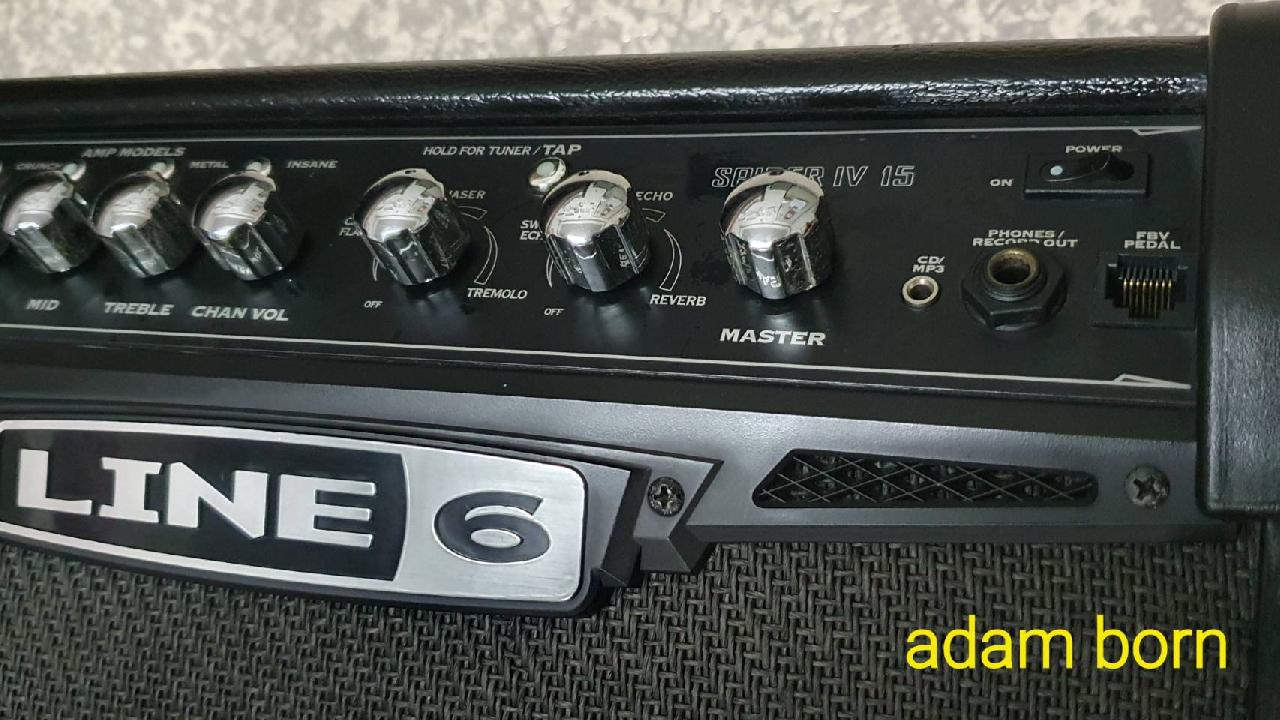 **ขายครับ! Line6 Spider lV15     สภาพเกือบใหม่ ใช้งานได้ปรกติครับ **