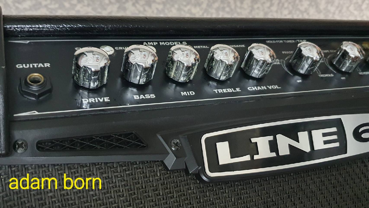 **ขายครับ! Line6 Spider lV15     สภาพเกือบใหม่ ใช้งานได้ปรกติครับ **
