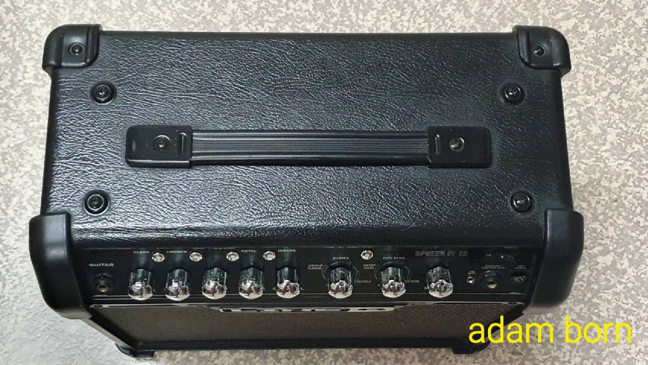**ขายครับ! Line6 Spider lV15     สภาพเกือบใหม่ ใช้งานได้ปรกติครับ **