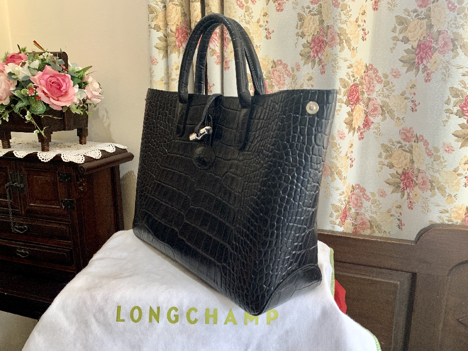 กระเป๋าLongchampแท้ รุ่นหนังลายหนังจรเข้ สภาพเทพ99%