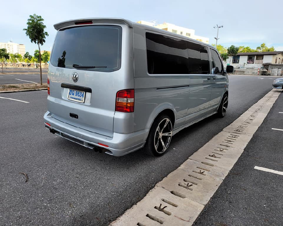 Volkswagen Caravelle ปี05 ดีเซล