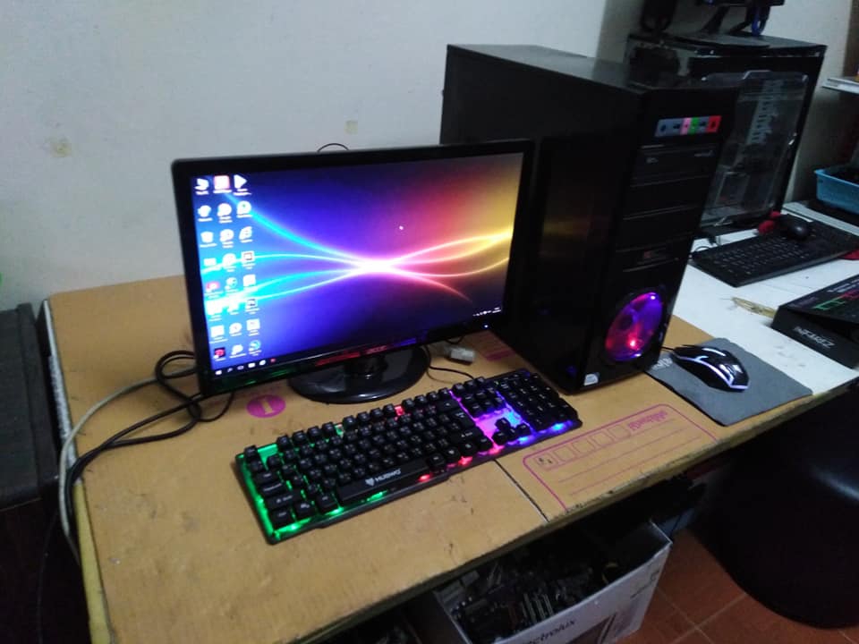 คอมตั้งโต๊ะสำหรับเล่นเกมส์