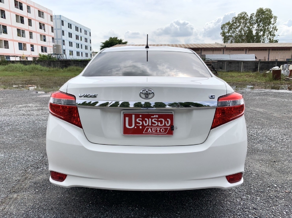Toyota Vios 1.5 G รุ่น TOP เกียร์ออโต้ ปี 2016 สีขาว