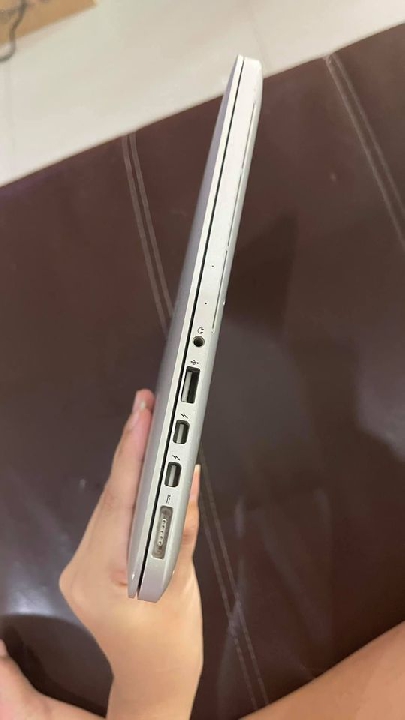 MacBookPro12,1 Core i5 2.7 13' A1502 3/2015