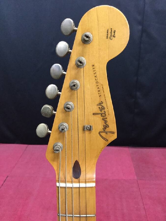 กีต้าร์ไฟฟ้า Fender Japan Stratocaster Serial