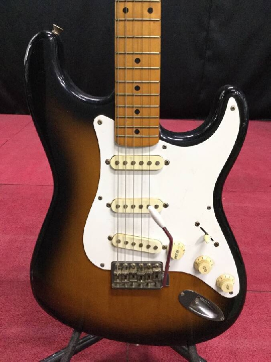กีต้าร์ไฟฟ้า Fender Japan Stratocaster Serial