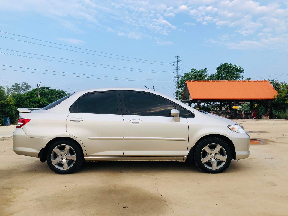 Honda City 1.5 idsi ตัวลองท็อป ( ปี2546 ) เกียร์ธรรมดา พวงมาลัยเพาเวอร์ไฟฟ้า