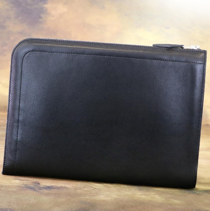กระเป๋าคลัตช์ Hermes ZIP TABLET.