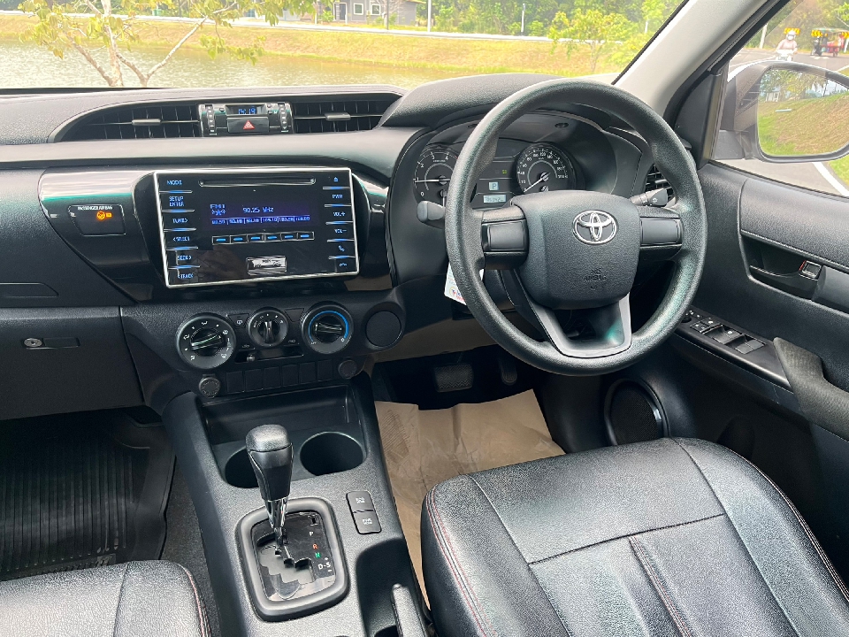 TOYOTA HILUX REVO 2.4 DOUBLE CAB AT