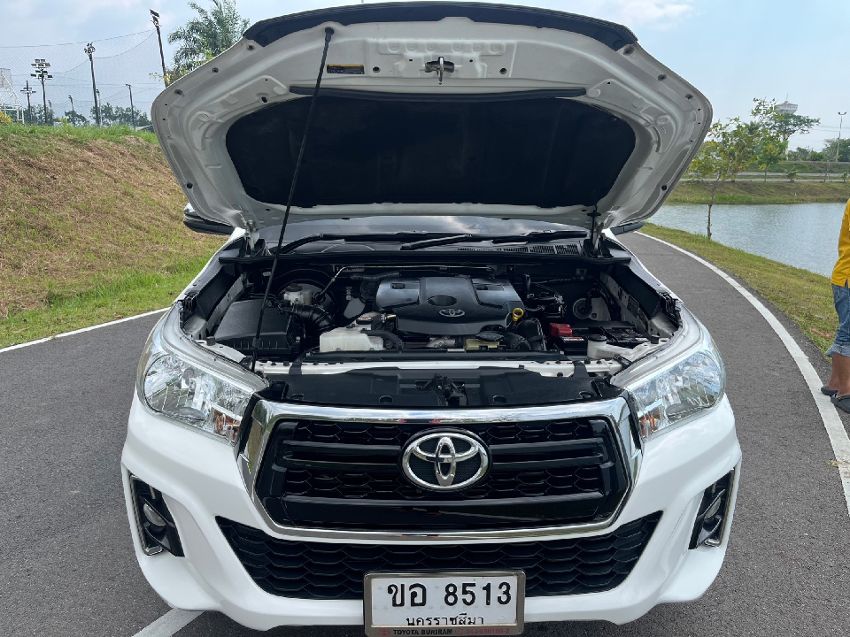 TOYOTA HILUX REVO 2.4 DOUBLE CAB AT