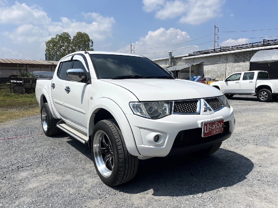 Mitsubishi Triton Double Cab 2.5 GLS Plus VG Turbo เกียร์​ออโต้ ปี2013 สีขาว