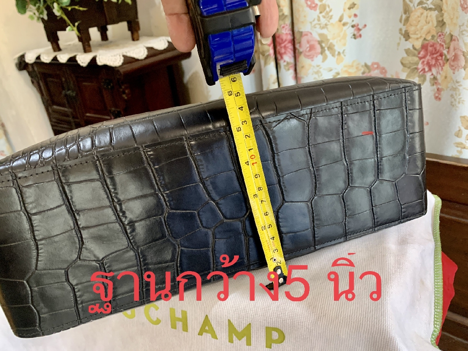 กระเป๋าLongchampแท้ รุ่นหนังลายหนังจรเข้ สภาพเทพ99%