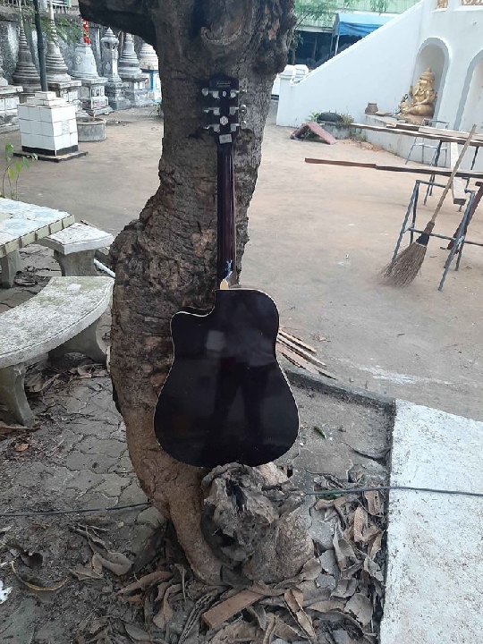 Guitra โปร่งHarire H1-4020