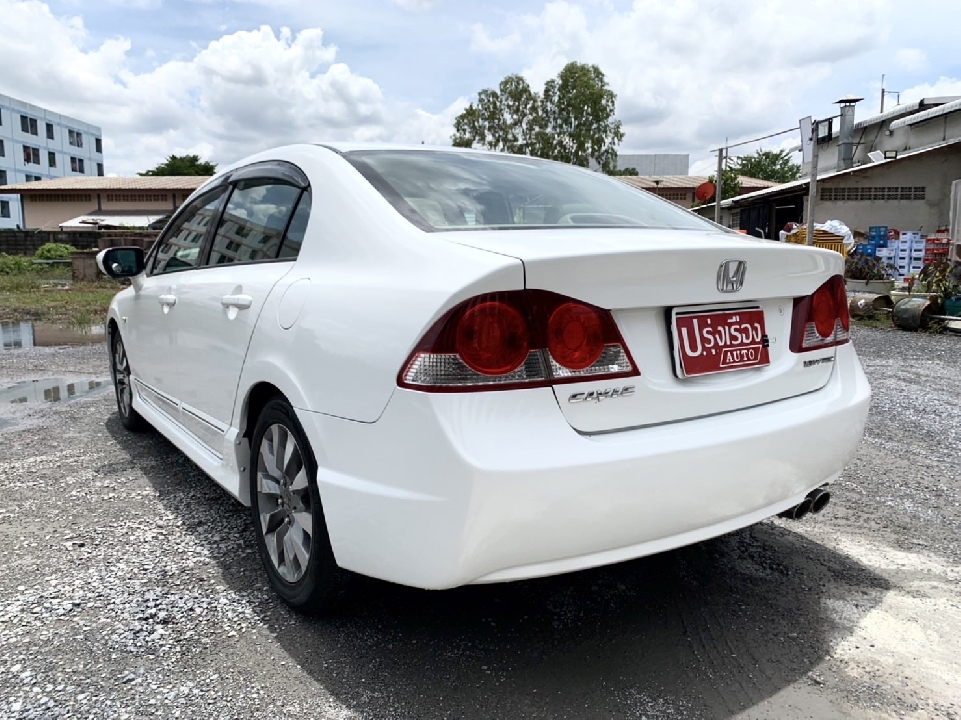 Honda Civic FD 1.8 E i-VTEC รุ่นTOP เกียร์ออโต้ ปี06 สีขาว