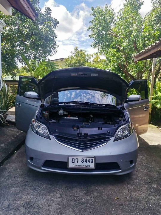 Honda Elysion สีบรอนส์เงิน ปี 2004 เครื่อง 2.4L