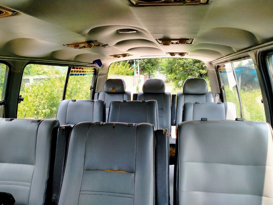 รถตู้ Toyota Hiace ปี96