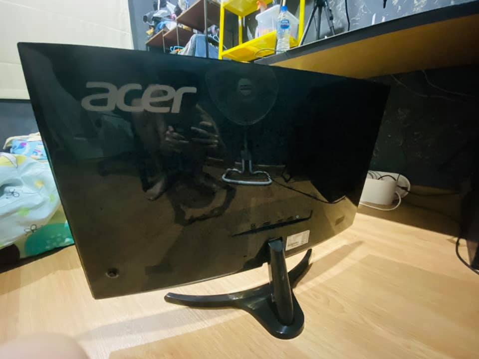 จอ Acer ED322QR Pbmiipx 31.5" 16:9 Curved 144 Hz FreeSync VA Monitor