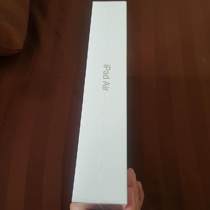 Ipad air wifi 256GB (สภาพ : UNBOX)