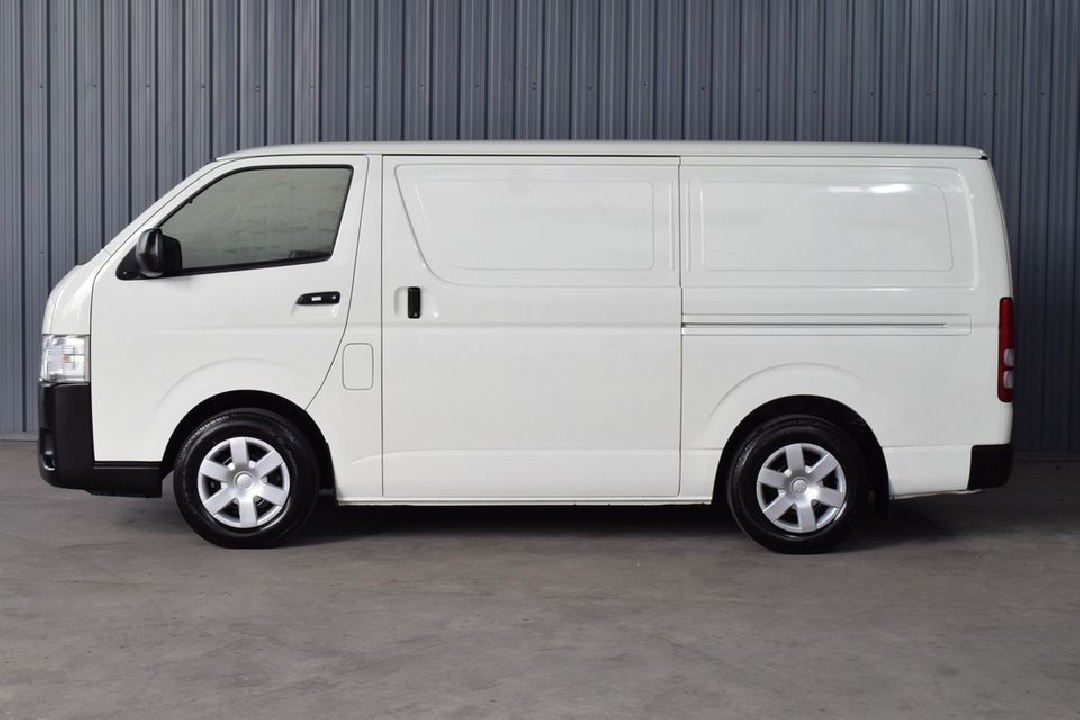 Toyota Hiace 3.0 ตัวเตี้ย ปี 2016