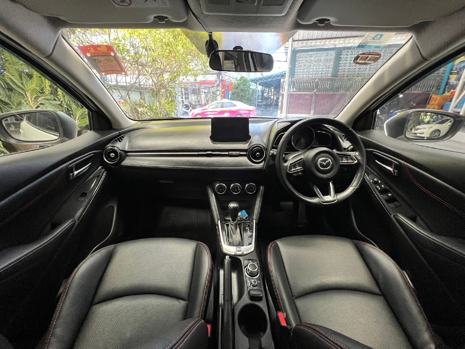 Mazda2 5ประตู รองTop 1.3 Sky Activ เกียร์ออโต้ ปี 2018