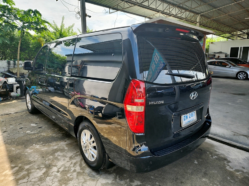 HYUNDAI H-1 2.5 DELUXE ปี2011จด12 ออกรถ03ปี12 มือเดียว เช็ค0บุ๊คกุญแจครบ Kดีฟรีดาวน์ สดลดได้ไม่มีVAT