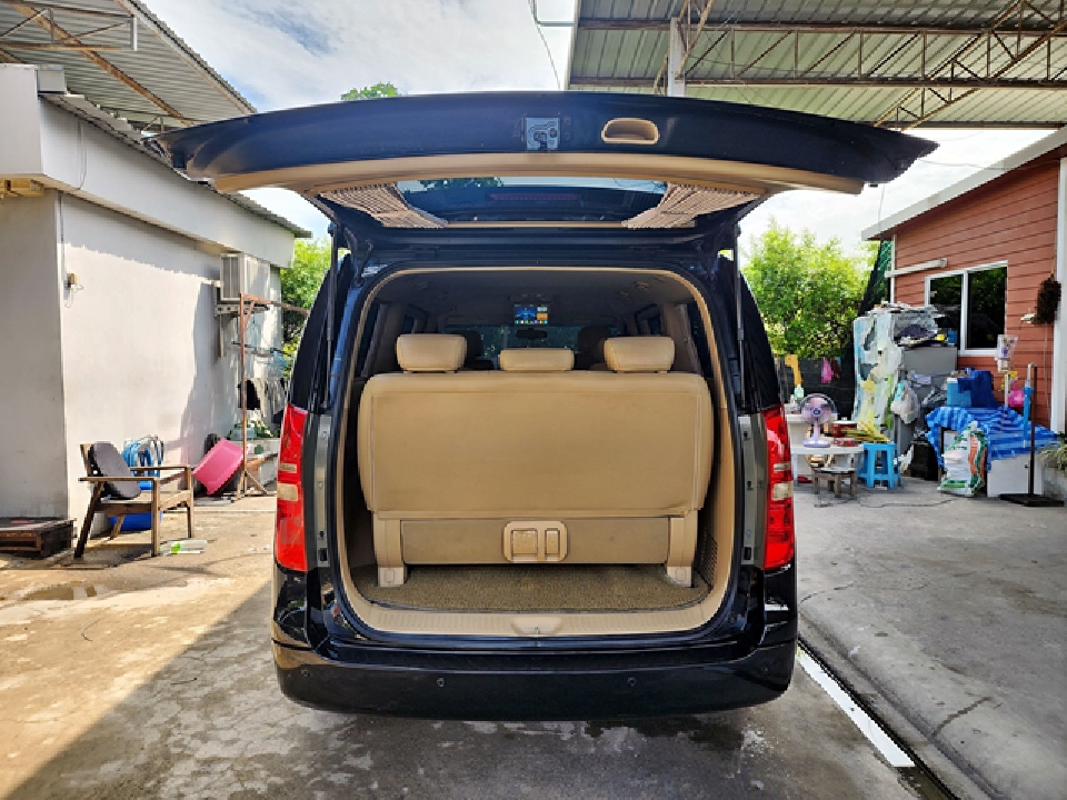 HYUNDAI H-1 2.5 DELUXE ปี2011จด12 ออกรถ03ปี12 มือเดียว เช็ค0บุ๊คกุญแจครบ Kดีฟรีดาวน์ สดลดได้ไม่มีVAT